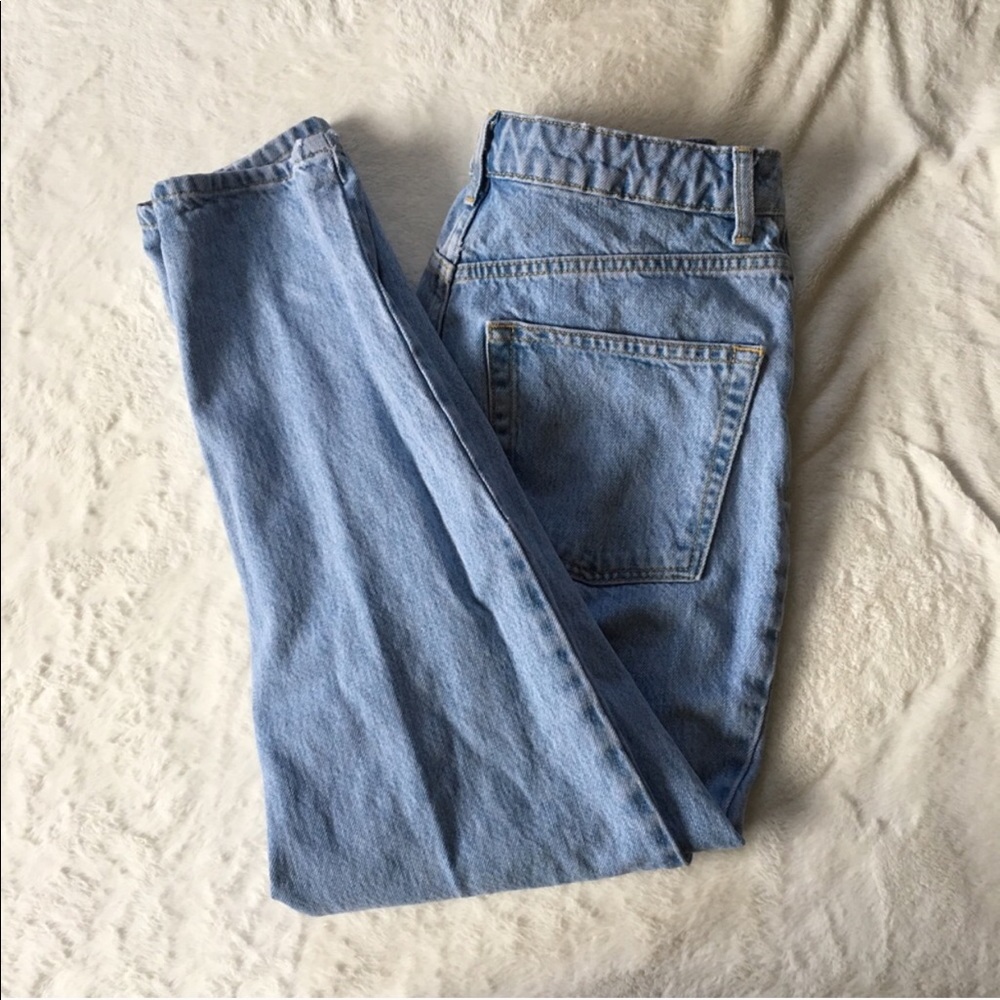 Topshop Moto bleach denim Mom Jeans Petite